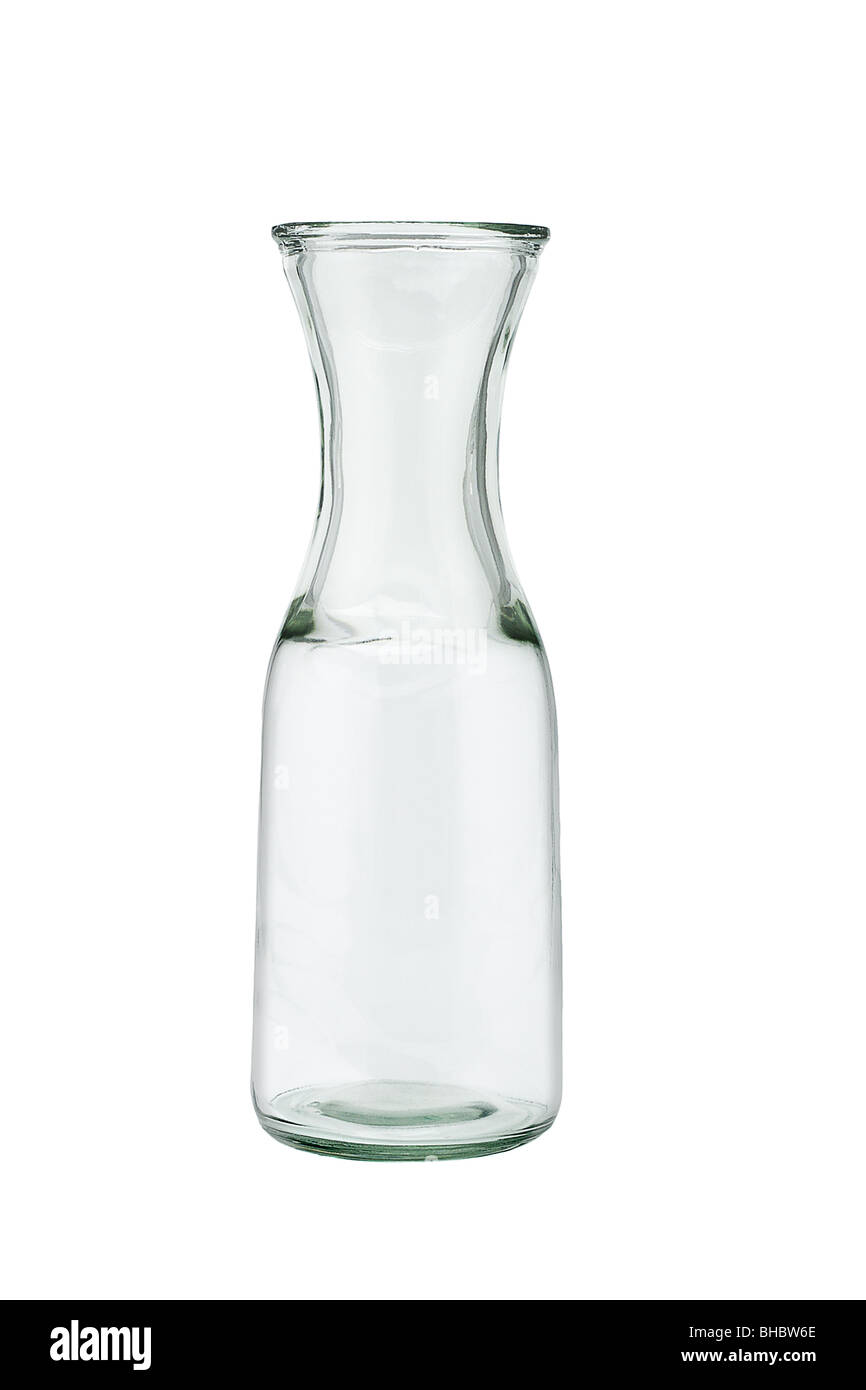 Grand pichet en verre transparent sur fond blanc Banque D'Images