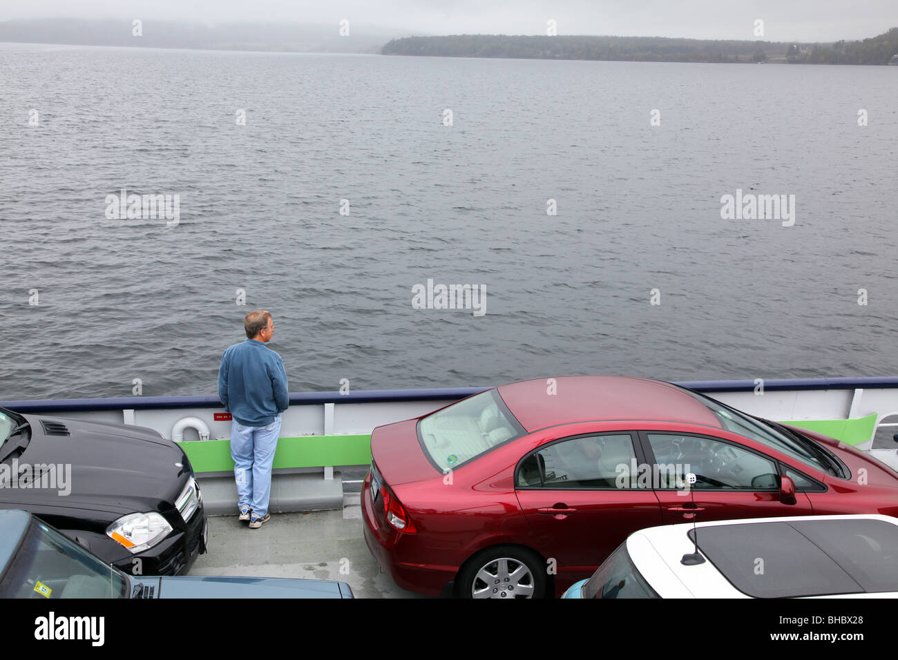 À la recherche de passagers hors de ferry sur le lac Champlain Banque D'Images