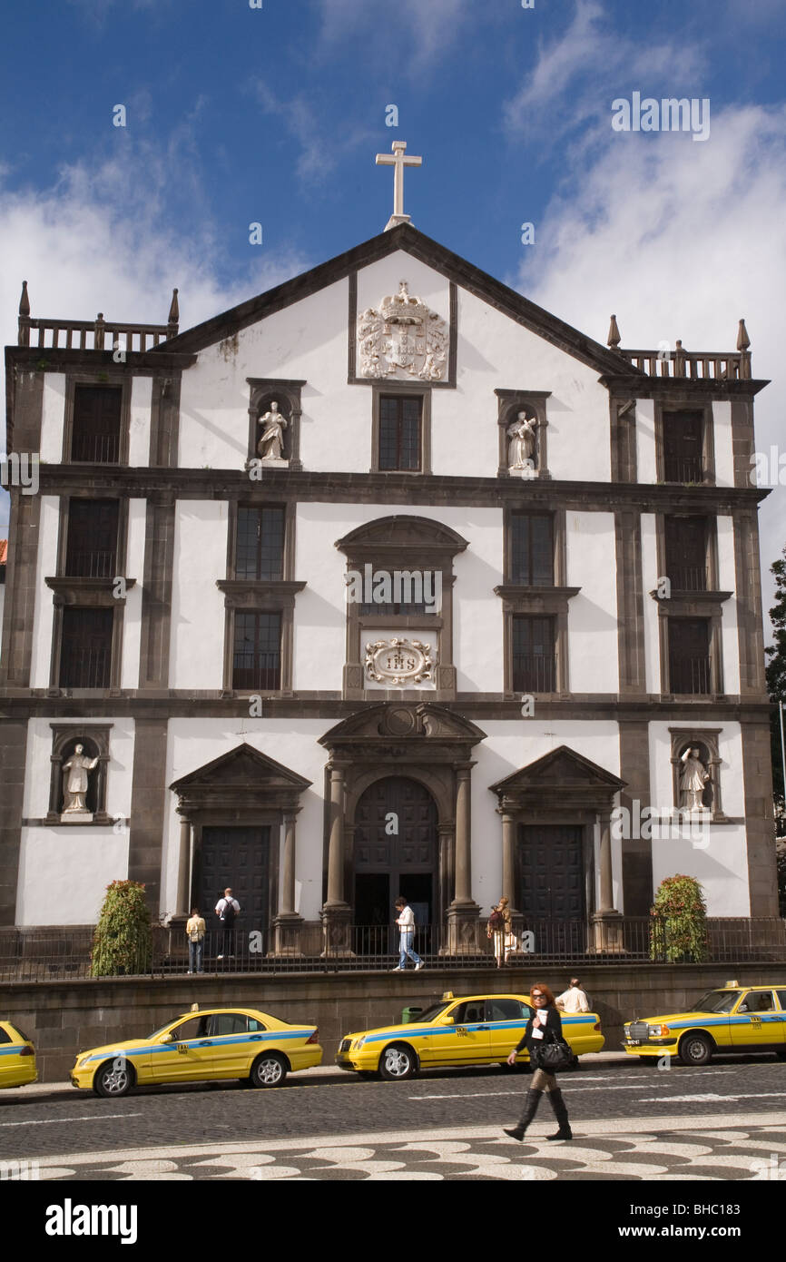 Portugal Madère Funchal Praca Do Municipio Igreja do Colegio Banque D'Images