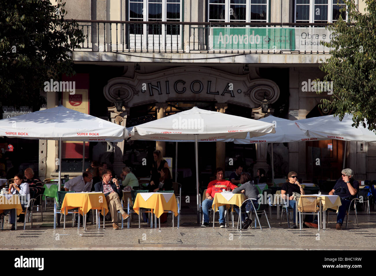 Bar pittoresque en plein air dans le quartier de Lisbonne Rossio Banque D'Images