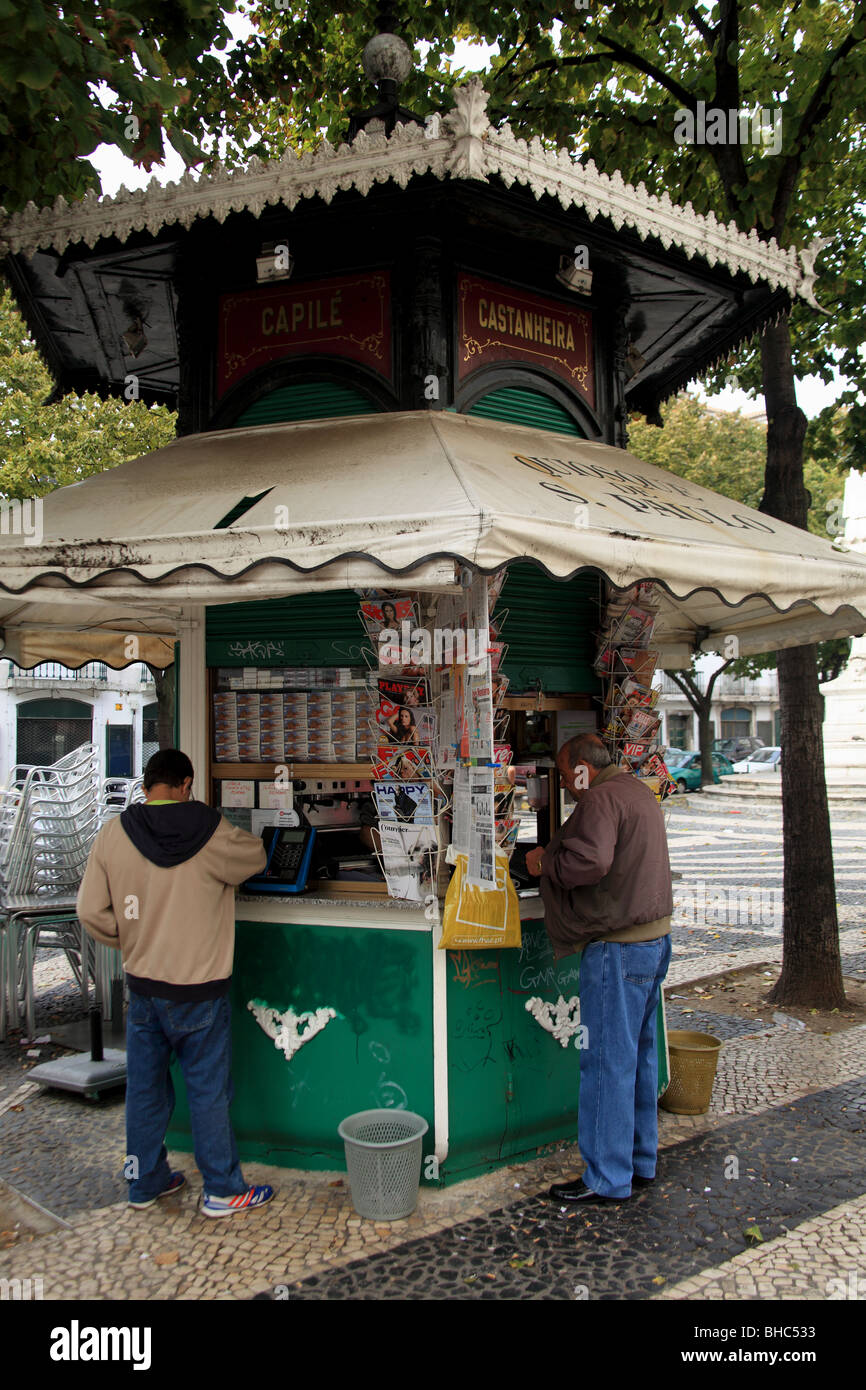Typical kiosk lisbon Banque de photographies et d’images à haute ...