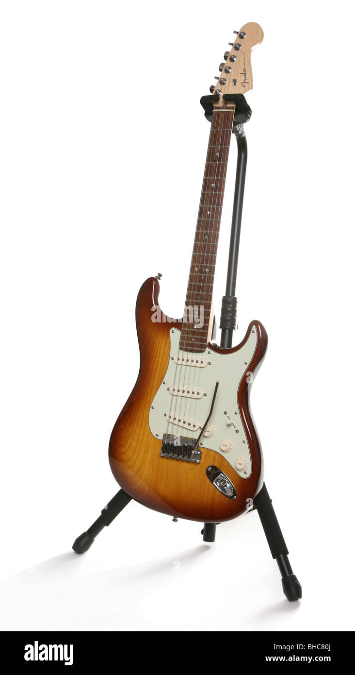 De découpe sunburst guitare Fender Stratocaster sur support Banque D'Images