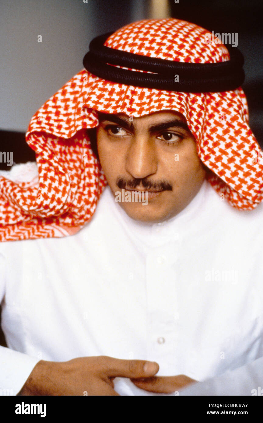 Arabie saoudite Portrait d'un homme portant une Ghutrah et une Igal Banque D'Images