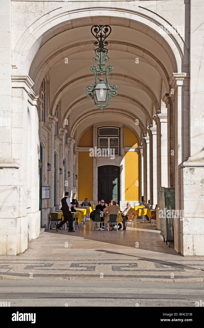 Café Martinho da Arcada à Praca do Comercio Lisbonne, Portugal. C'est le plus ancien café de la capitale et très célèbre. Banque D'Images