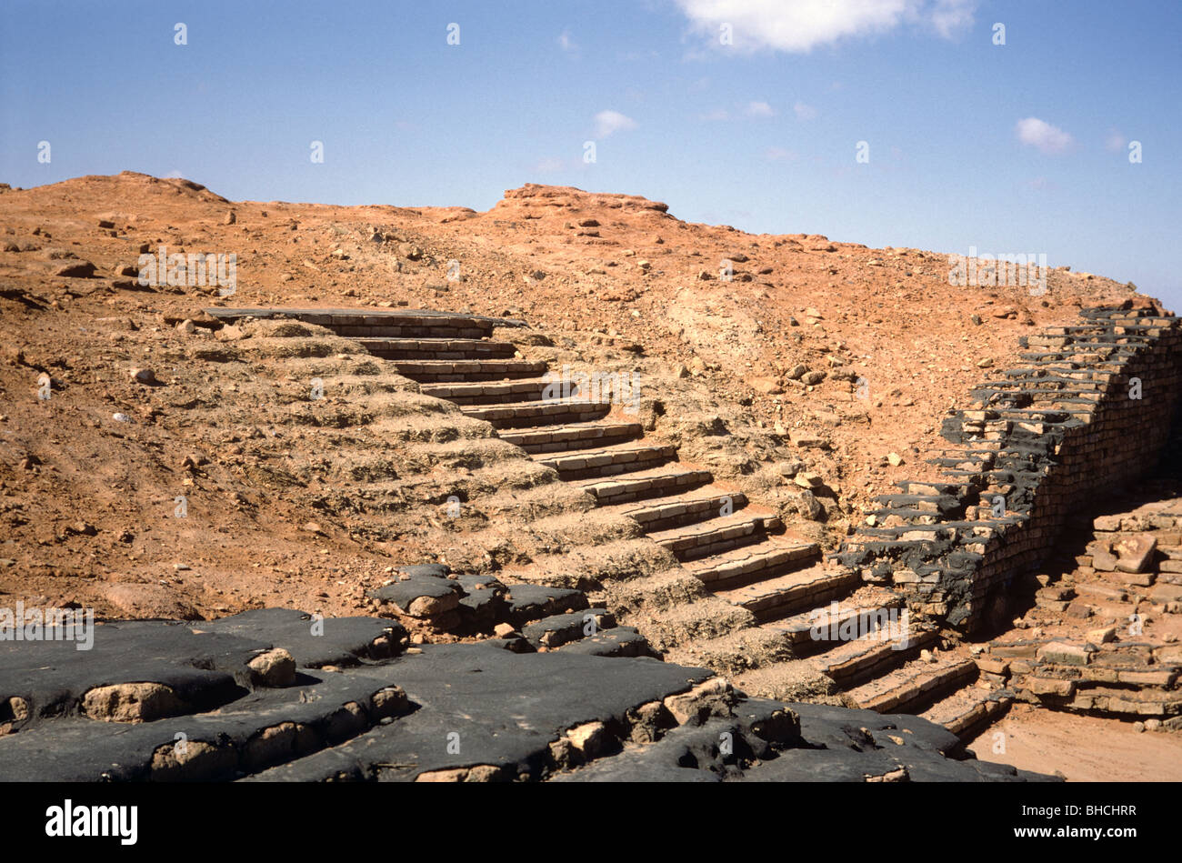 Le haut niveau de la ziggourat d'Ur-nammou (sumérienne, fondateur de la iiie dynastie d'Ur, c.2470/2100 BC), l'Iraq 690131 012 Banque D'Images