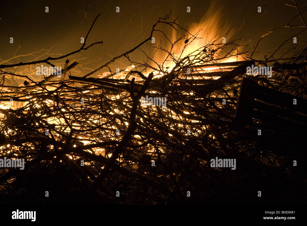 Incendie à la veille du Nouvel An. Tromso. La Norvège. Nuit polaire. L'hiver. Banque D'Images
