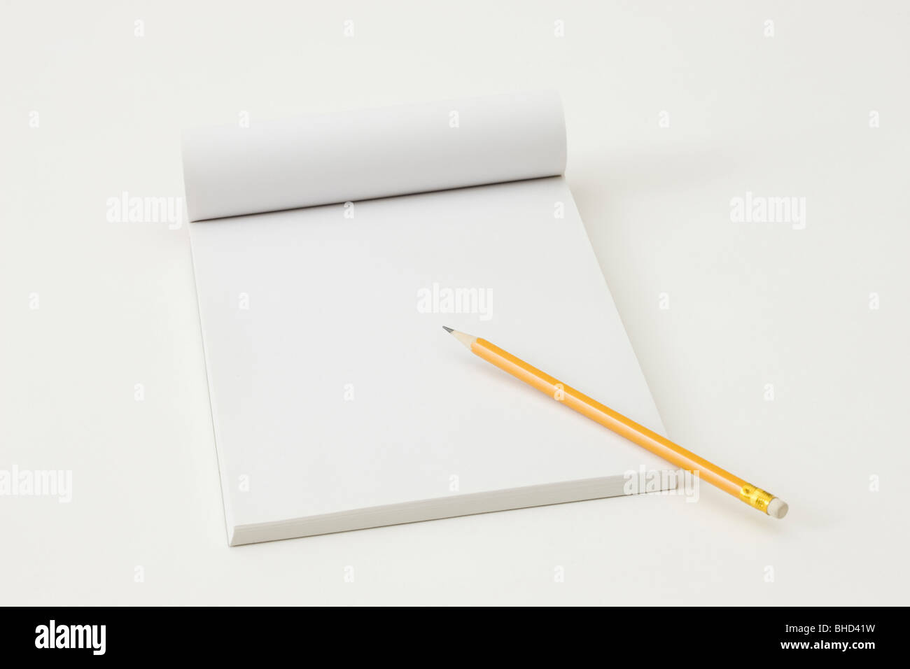 Blank notepad et crayon Banque D'Images