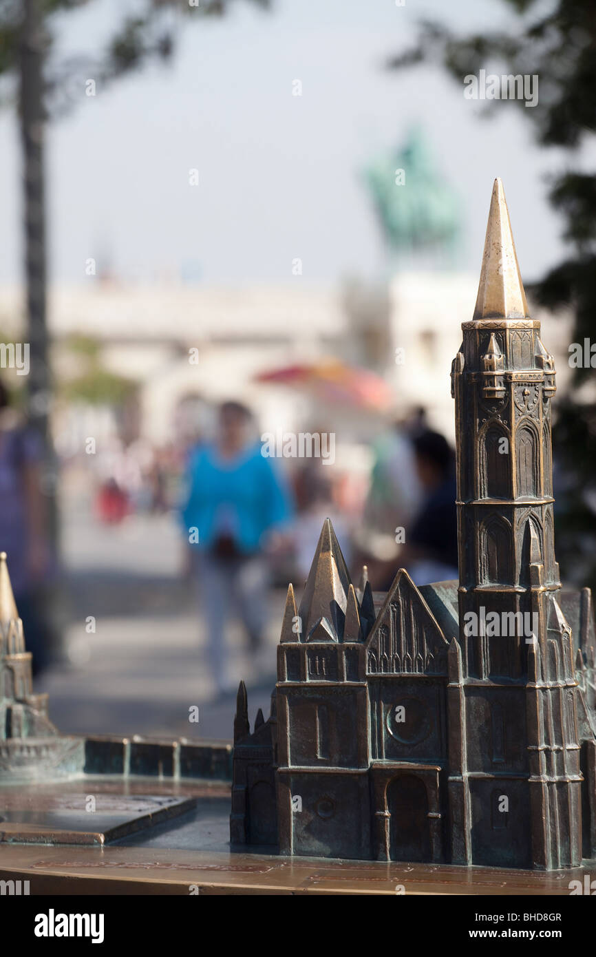 Un château de Buda petit modèle exposés dans Matthias carré avant du bastion des pêcheurs dans le château de Buda Banque D'Images