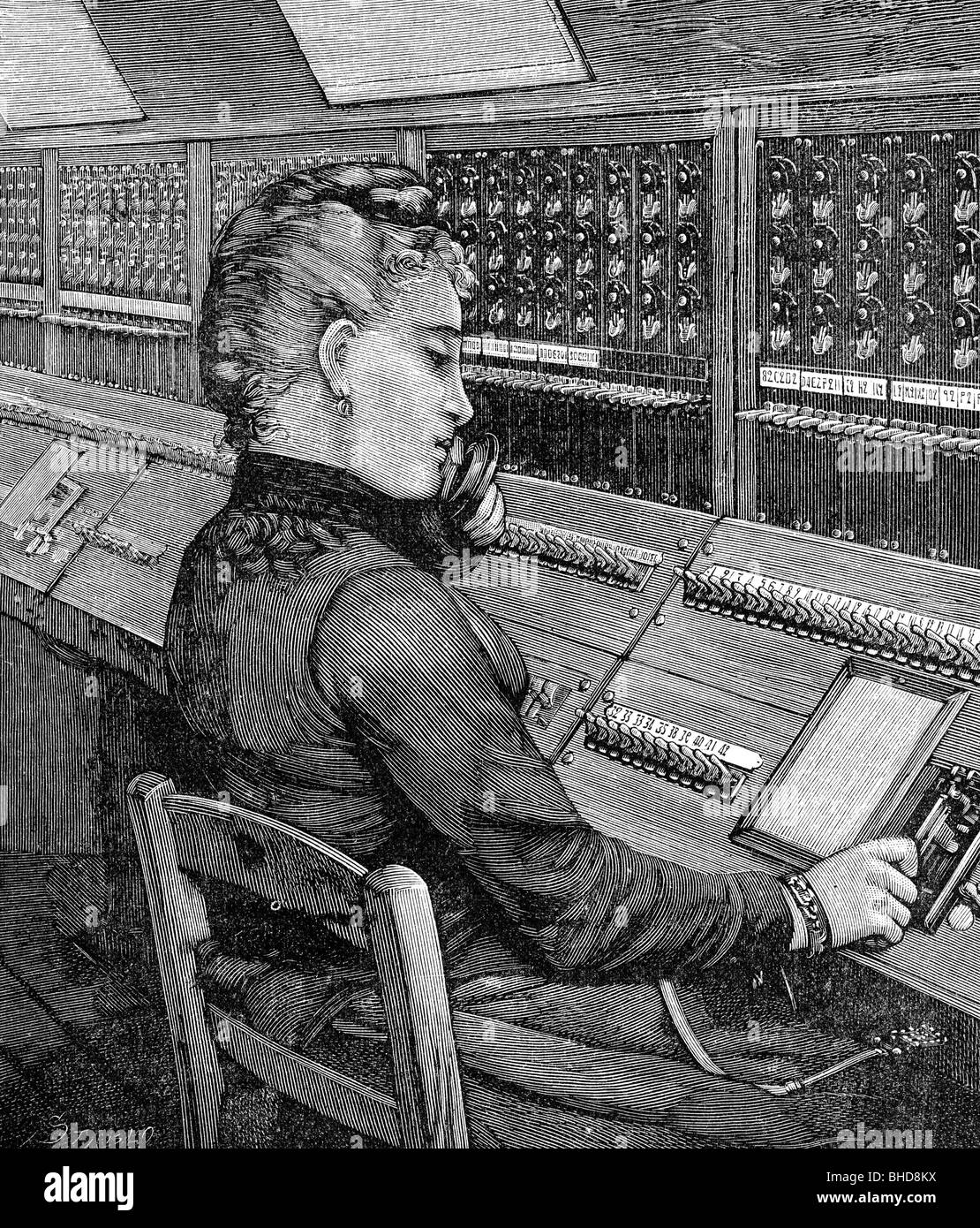 Mail / poste, téléphone, échange téléphonique à Paris avec opérateur féminin, gravure en bois, 1890, Banque D'Images