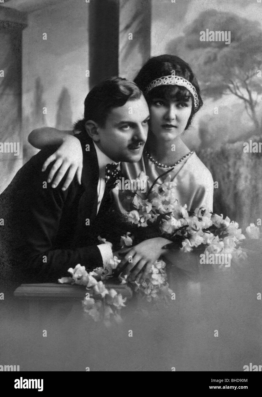 personnes, couples, amoureux, studio tourné, carte postale, 1920, Banque D'Images