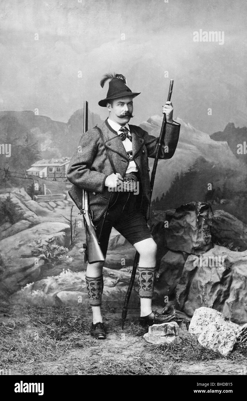 Chasse, chasseur, pleine longueur, en costume traditionnel bavarois, Bad Tölz, 1890, Banque D'Images