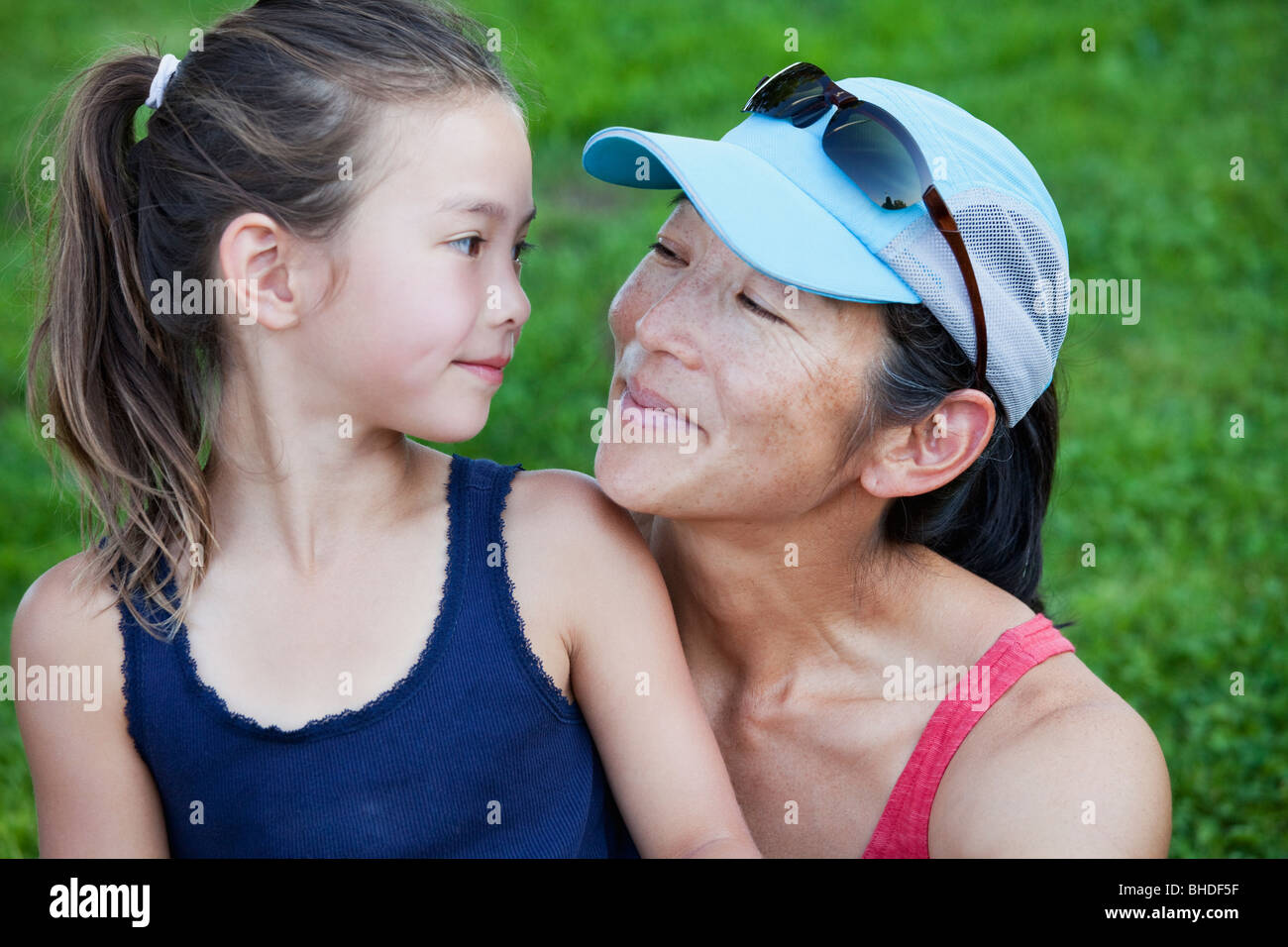 Mère et fille japonaise smiling Banque D'Images