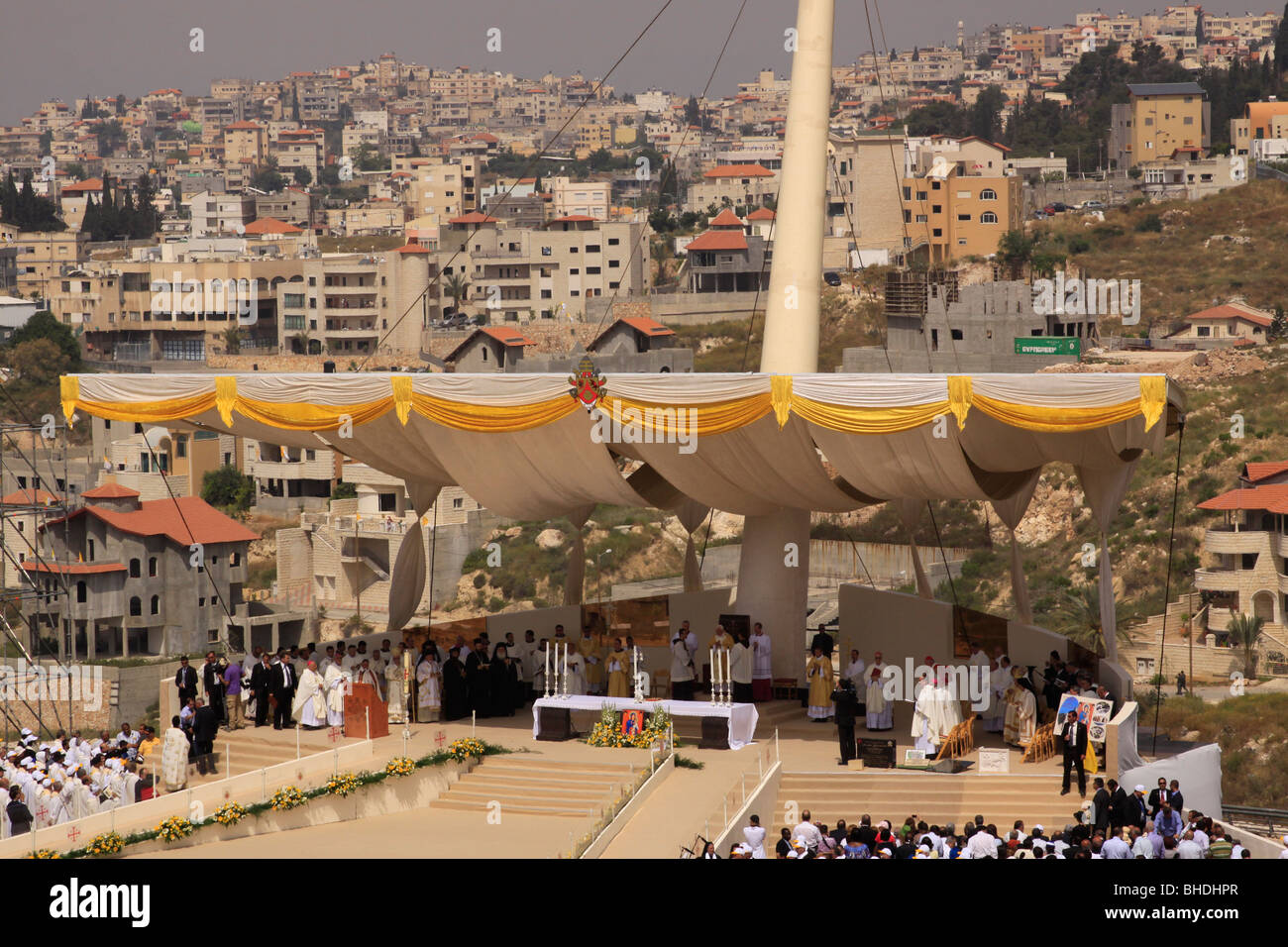 Israël, la Galilée, la Messe Pontificale célébrée par Sa Sainteté le Pape Benoît XVI sur le Mont du Précipice à Nazareth Banque D'Images