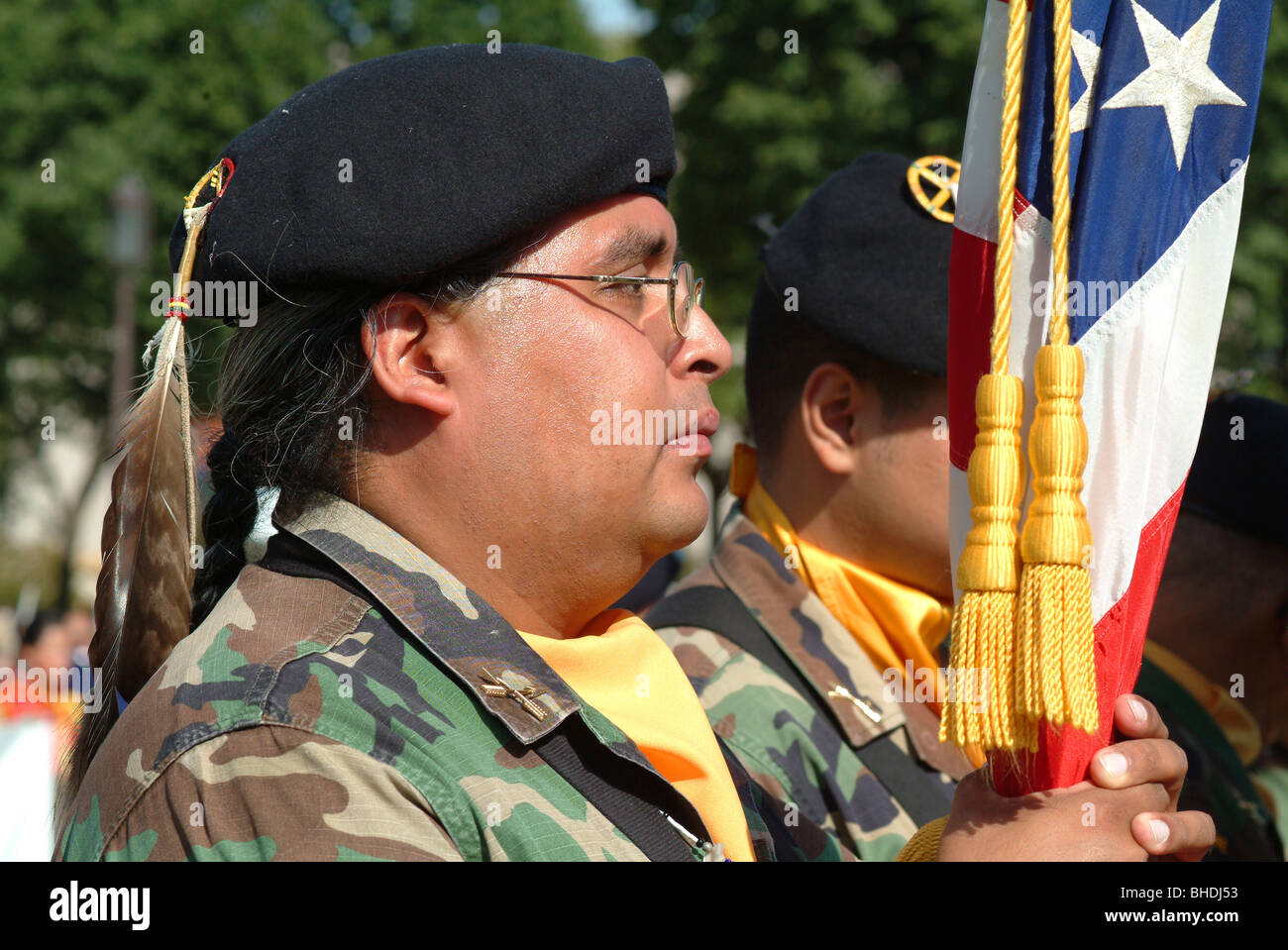 Native American Soldier défilant dans une parade Banque D'Images