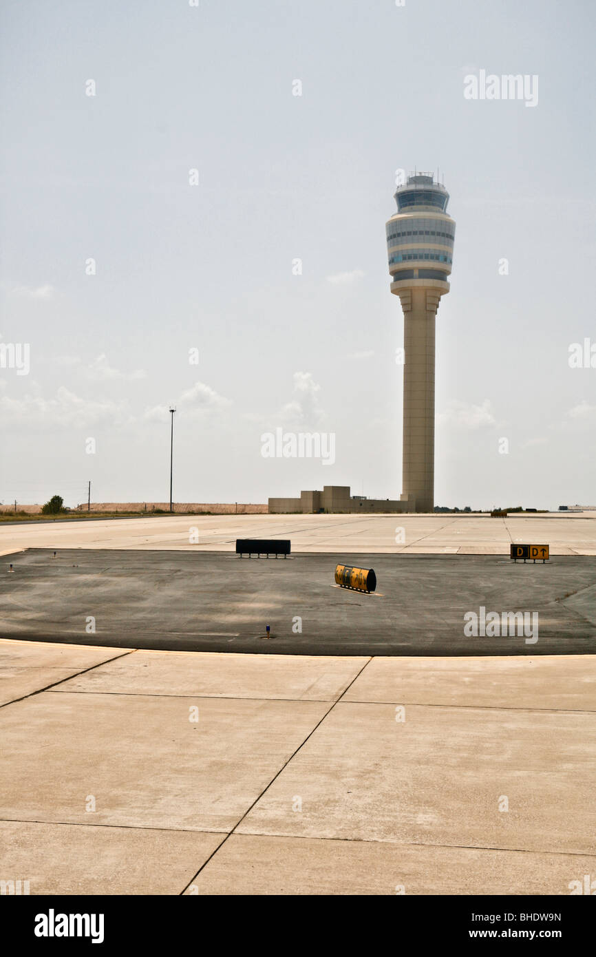 Atlanta airport control tower Banque de photographies et d’images à