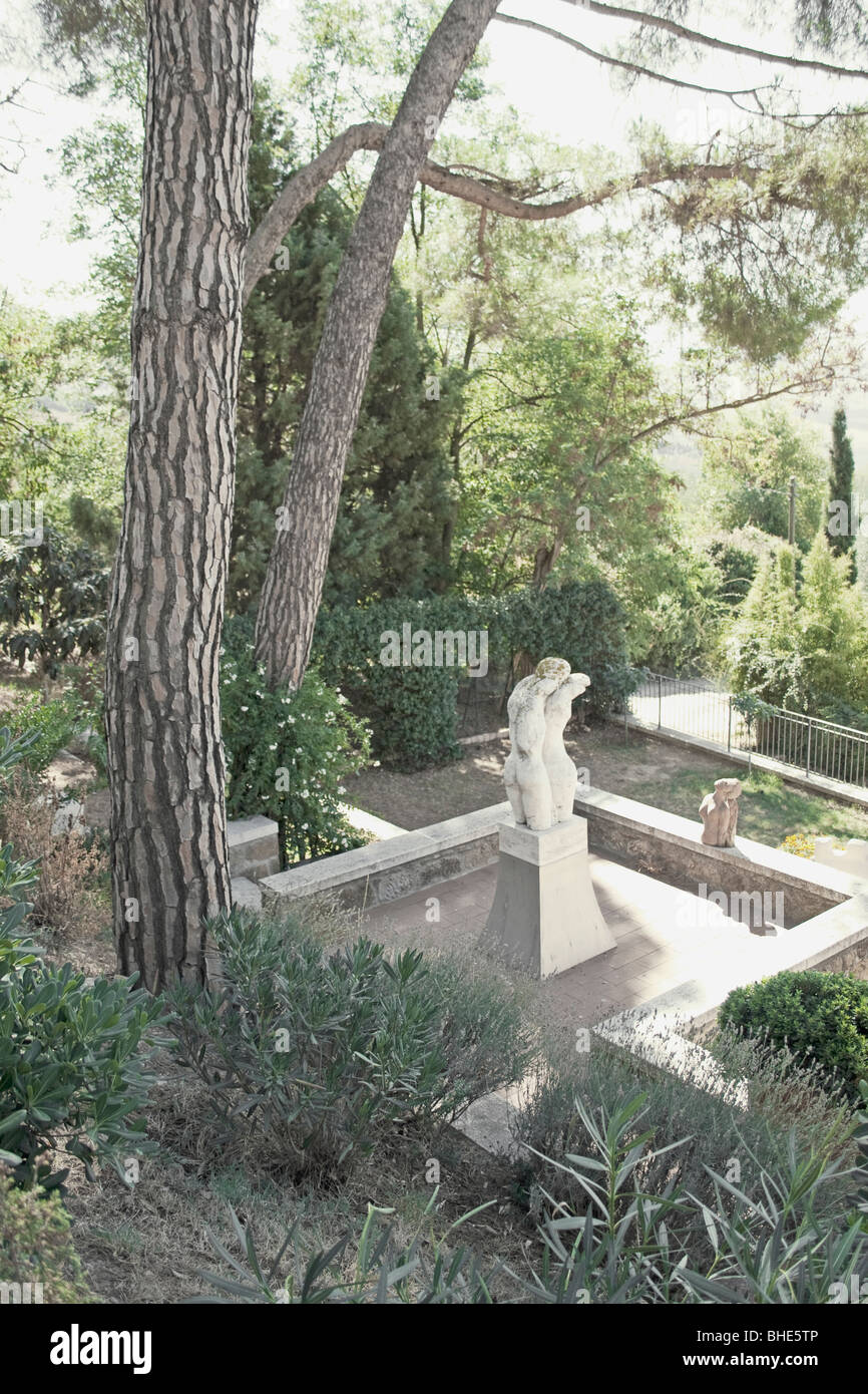 Statues sereines au jardin des Doms, Avignon. Banque D'Images