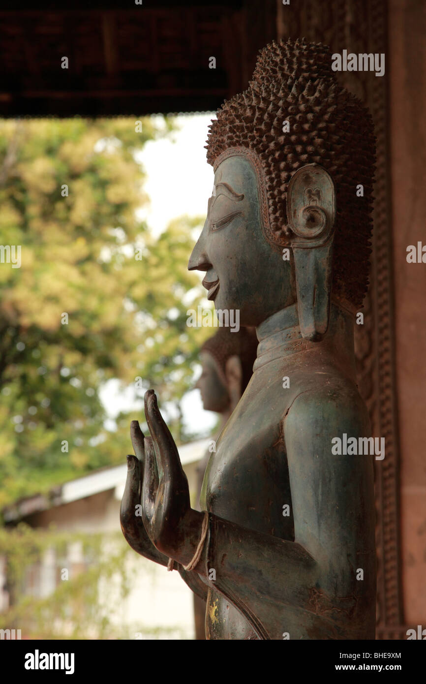 Statue de Bouddha à Vientiane, Laos au Wat Haw Pha Kaeo Banque D'Images