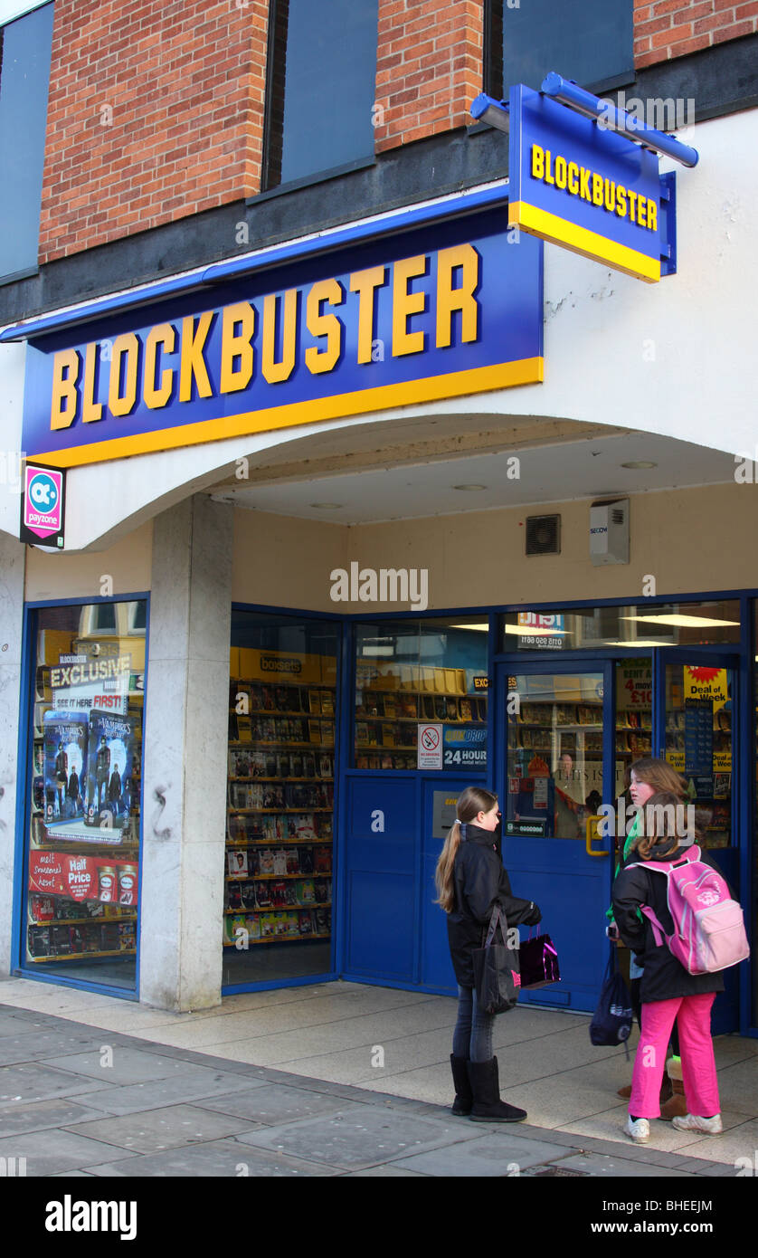 Un magasin Blockbuster sur un high street au Royaume-Uni. Banque D'Images