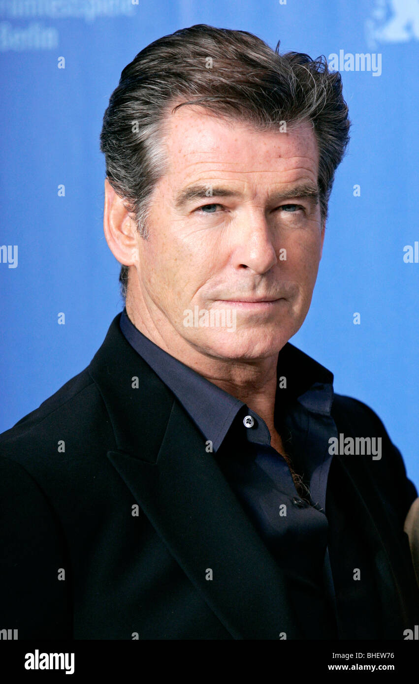 PIERCE BROSNAN ACTEUR LE GRAND HYATT BERLIN USA 12/02/2010 Banque D'Images