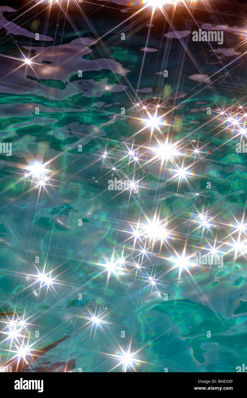 Résumé La réflexion de la lumière sur l'eau Banque D'Images Résumé La réflexion de la lumière sur l'eau Banque D'Images