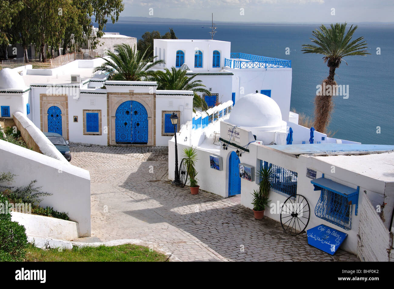 Cafe Sidi Chaabane surplombant Baie, Sidi Bou Said, Tunis, Tunisie Gouvernorat Banque D'Images