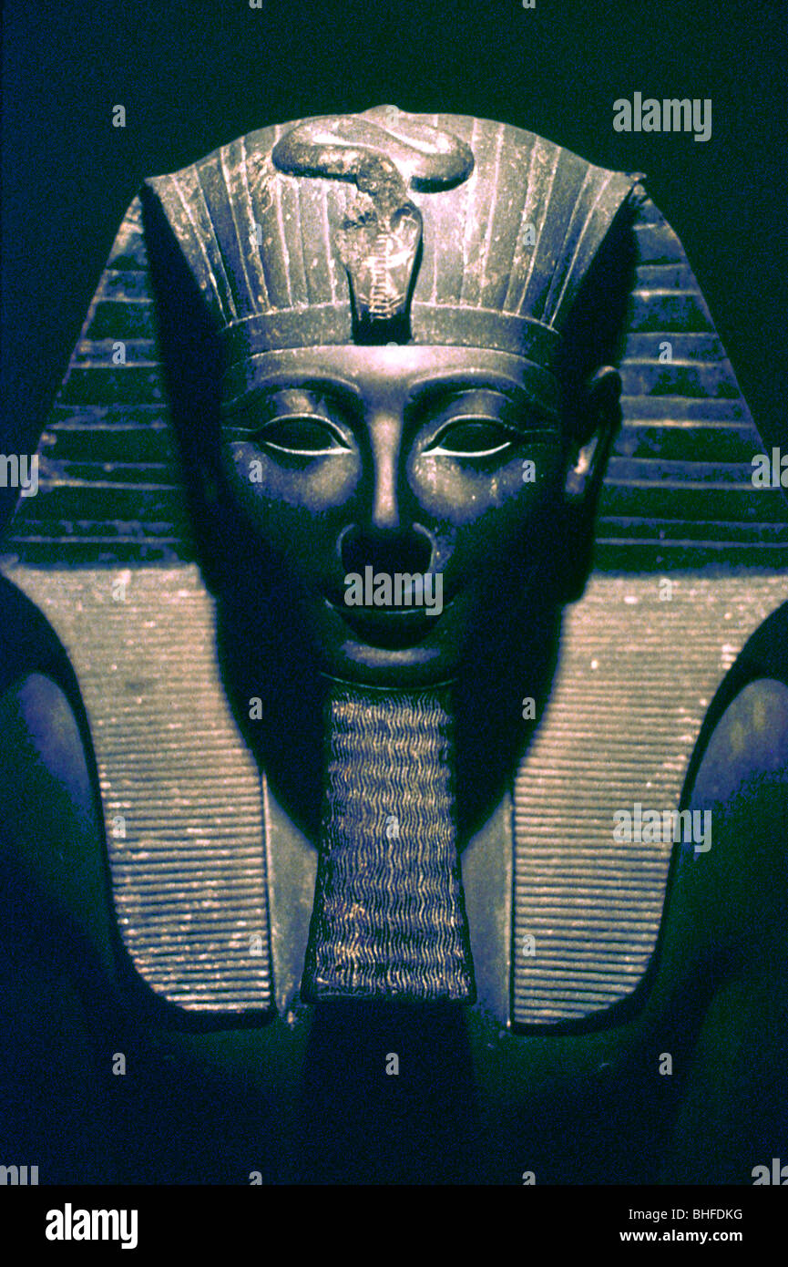 Buste de la reine Hatshepsout, Luxor, Egypte, c 15ème siècle BC. Artiste : Inconnu Banque D'Images
