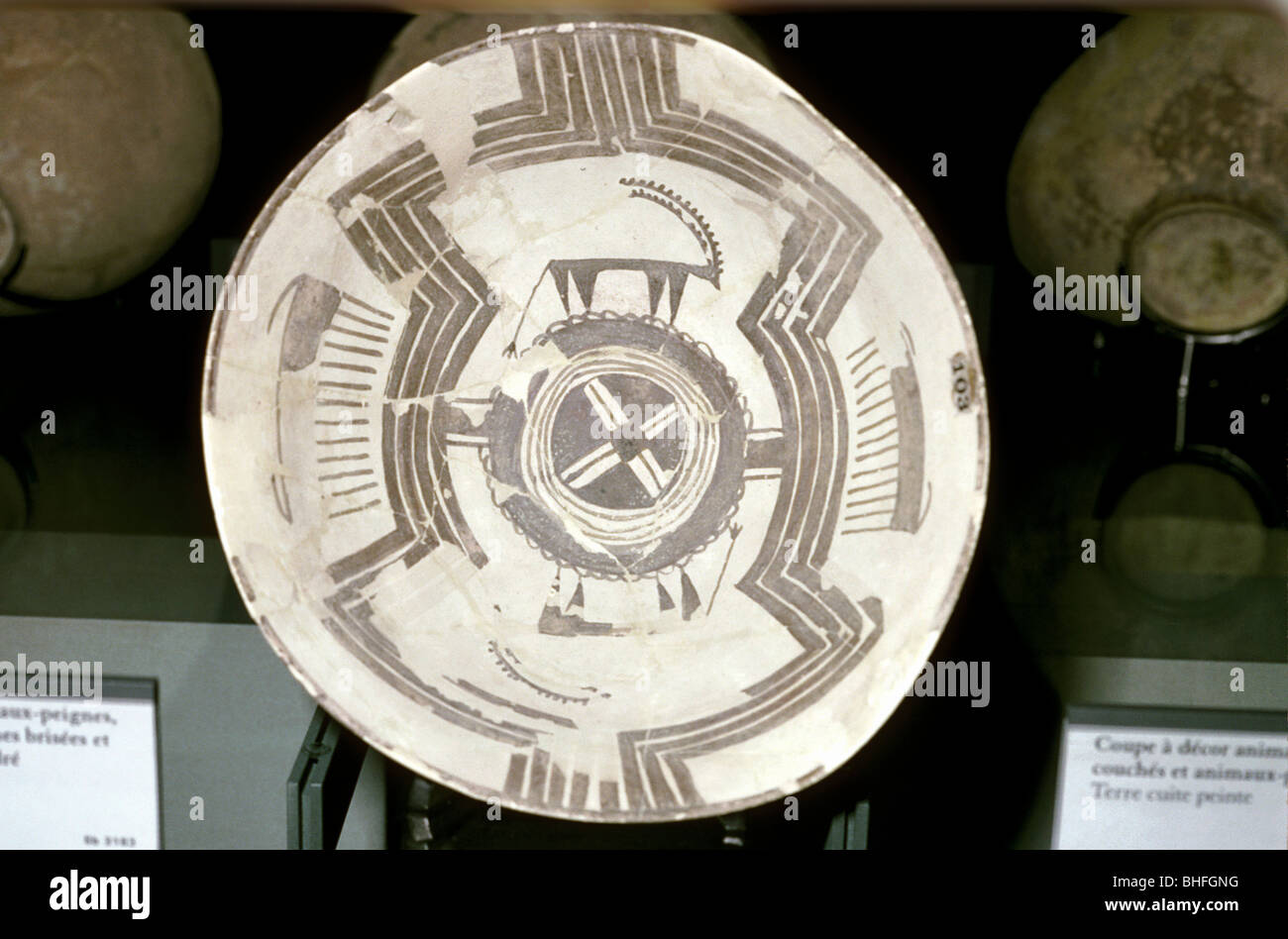 Plat en terre cuite avec décor d'animaux, Susa, c4200-3800 BC. Artiste : Inconnu Banque D'Images