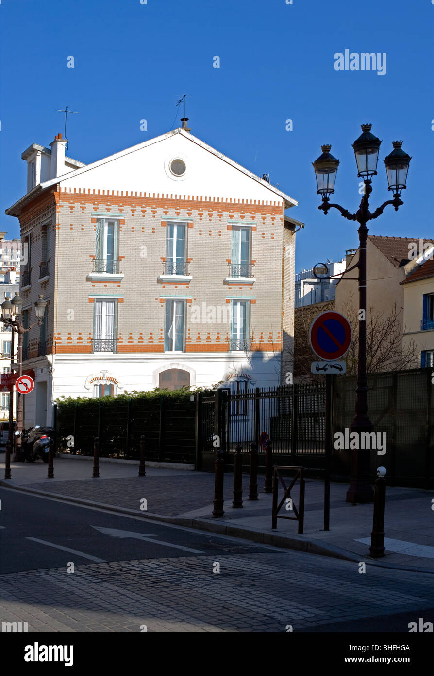 Peint en Trompe d'œil pour la façade de l'immeuble, Puteaux. Près de Paris, France, Europe Banque D'Images