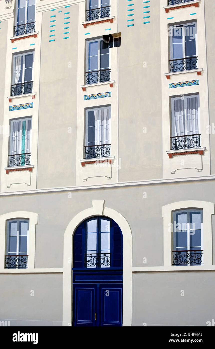 Peint en Trompe d'œil pour la façade de l'immeuble, Puteaux. Près de Paris, France, Europe Banque D'Images