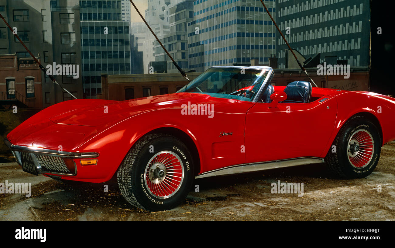 Vue latérale du Stingray voiture de course rouge Banque D'Images