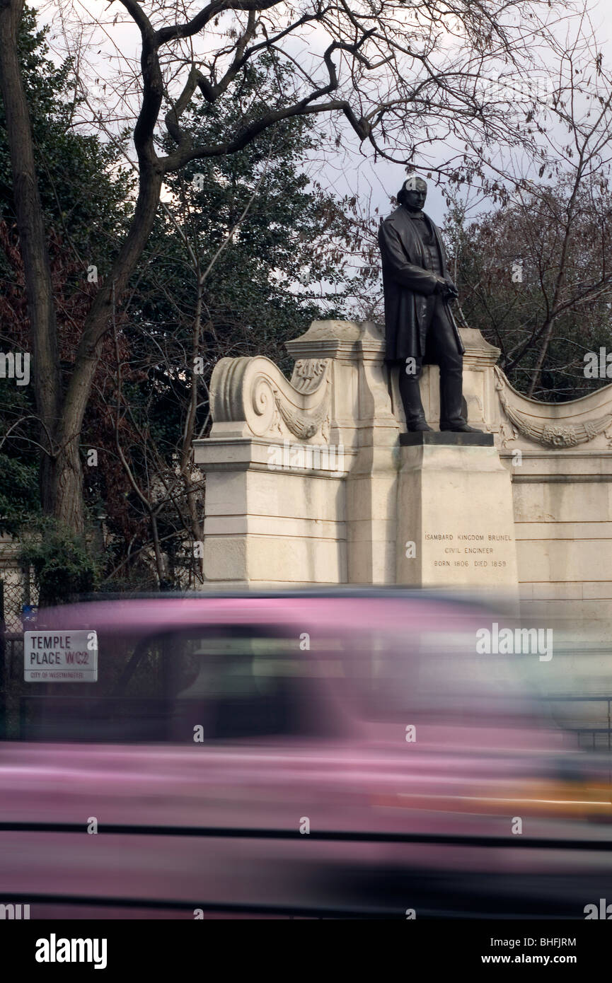 Statue d'Isambard Kingdom Brunel dans Temple Place London UK Banque D'Images