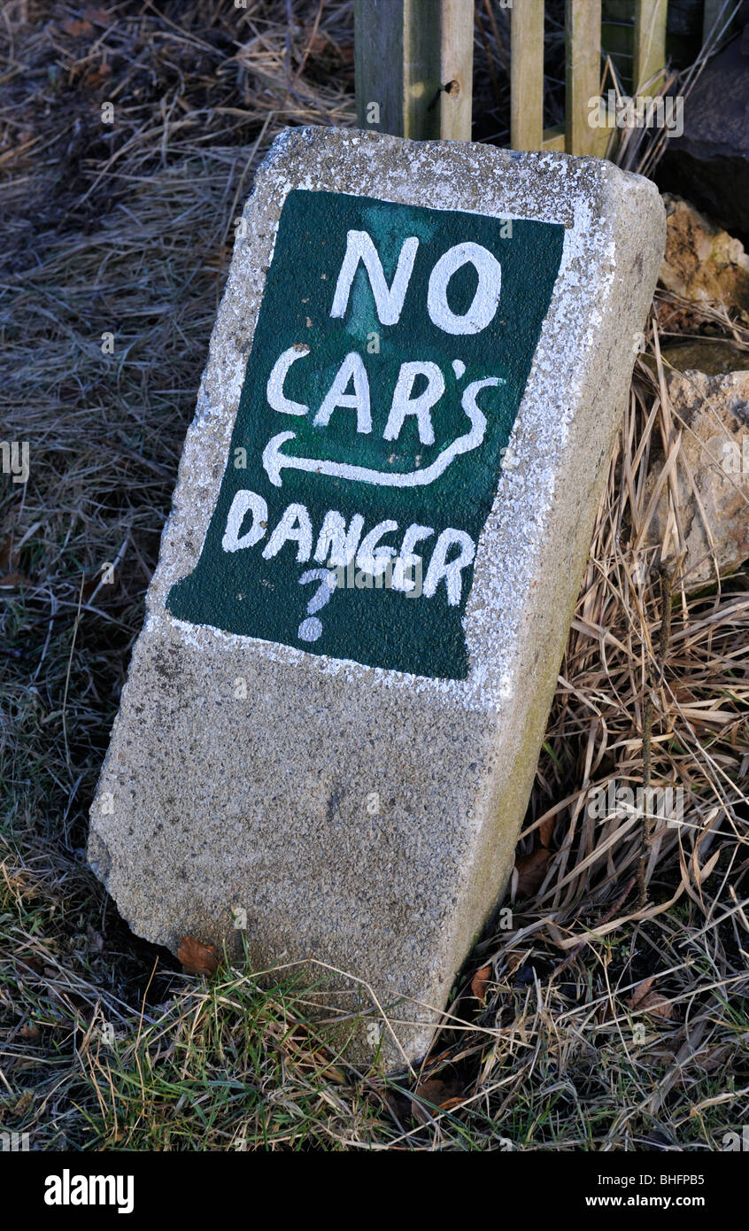 "Pas de danger de la voiture ?", peints à la main, signe. Robiesland ferme, Bonnington, Lanarkshire, Écosse, Royaume-Uni, Europe. Banque D'Images