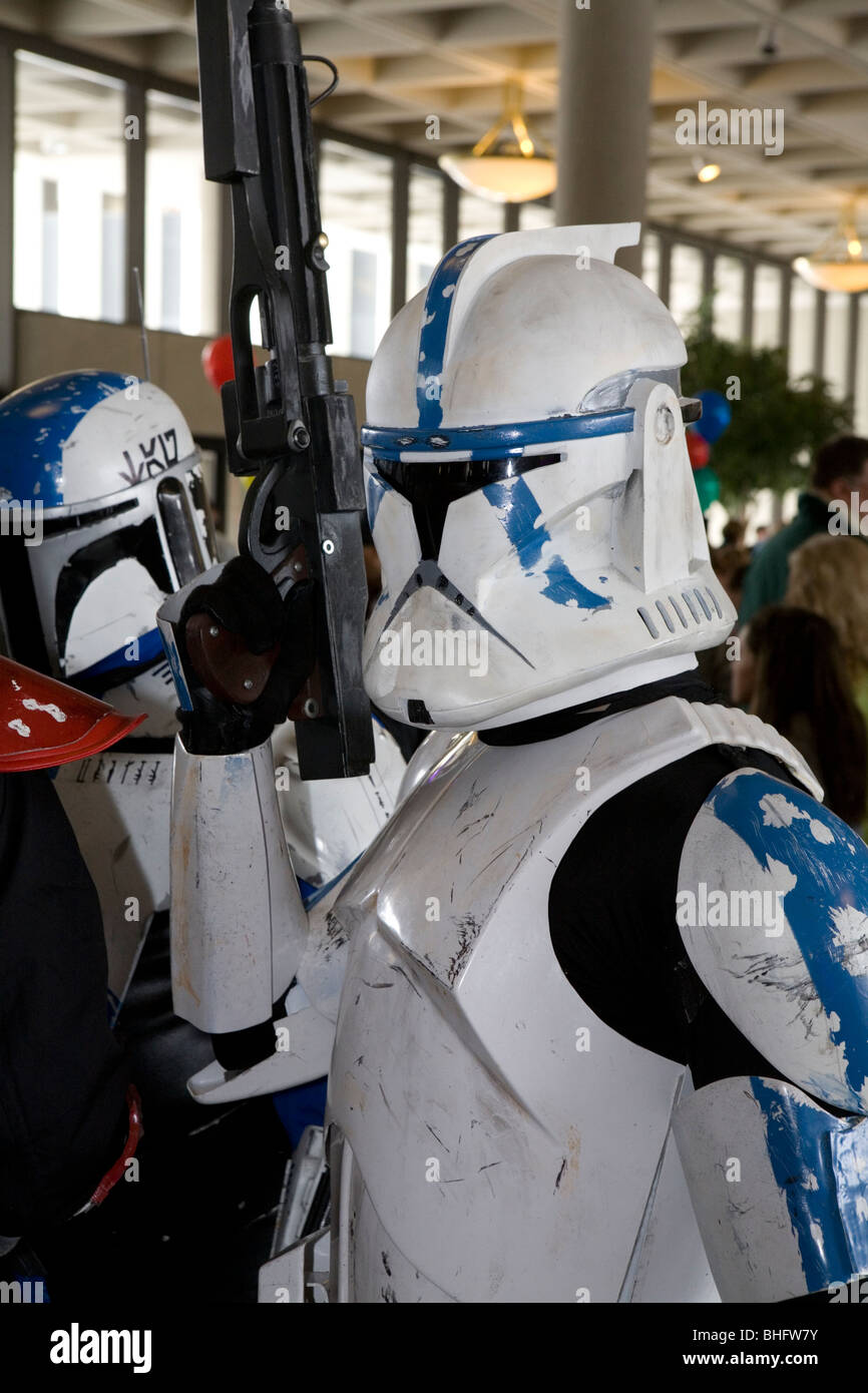 Les individus déguisés en Stormtroopers impériaux du film Star Wars Banque D'Images