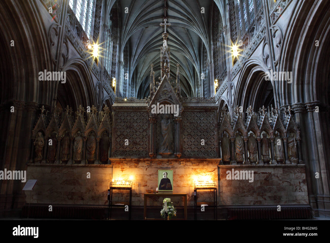 Situé à l'extrémité orientale de la cathédrale de Lichfield avant la Dame Chapelle est le lieu de culte de saint Chad. Banque D'Images