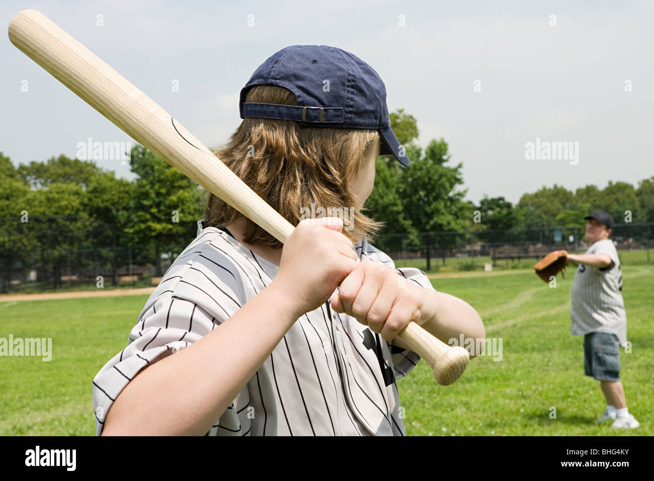 Père et fils jouent au base-ball Banque D'Images