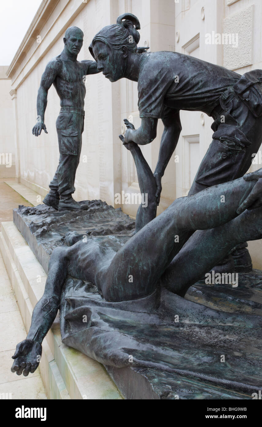 Ian Rank Broadley's sculpture situé dans les Forces armées à l'échelon National Memorial Arboretum Memorial en Angleterre,personnel. Banque D'Images