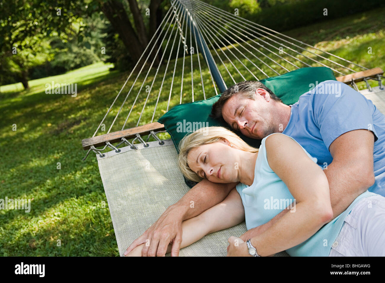 Couple lying in hammock Banque D'Images