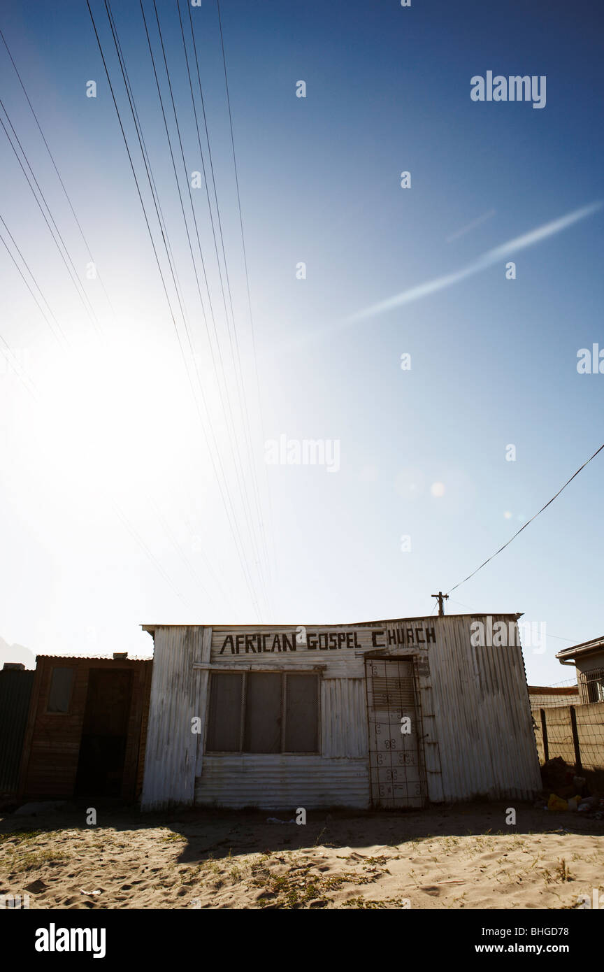 Une église de l'Évangile dans un hangar, Afrique du Sud. Banque D'Images