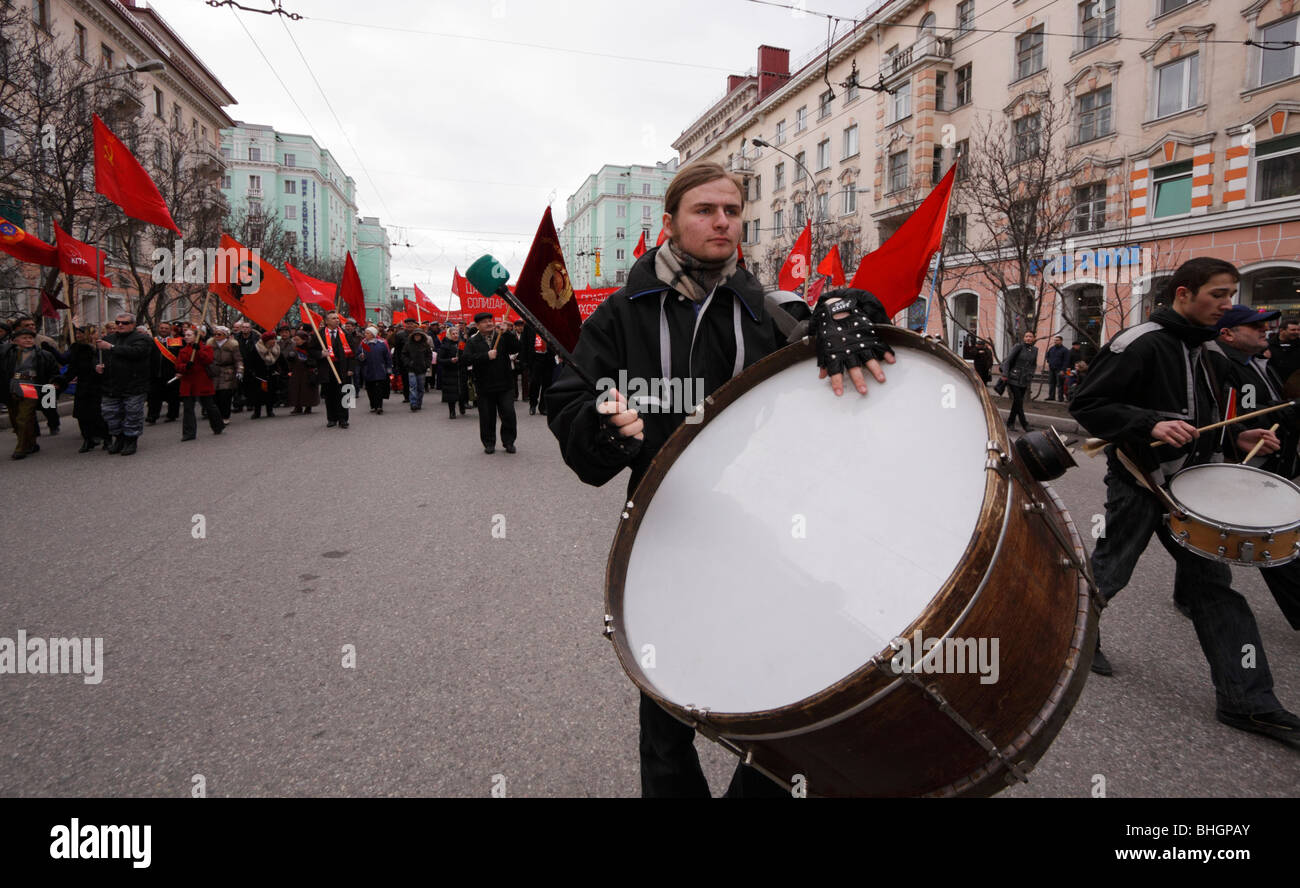 Démonstration du premier mai, Mourmansk, en Russie. 1 mai 2009. Banque D'Images