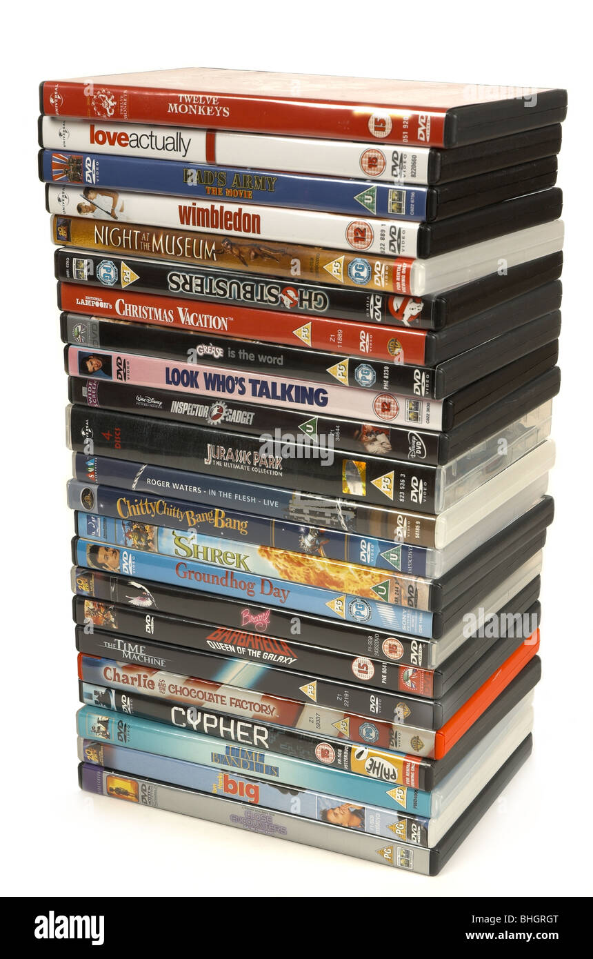 Pile de DVD dans leur cas, de divertissement général Photo Stock - Alamy
