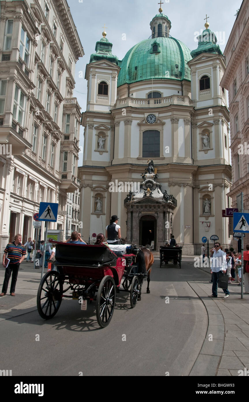 Calèche Fiaker viennois dans le centre de Vienne Autriche Banque D'Images