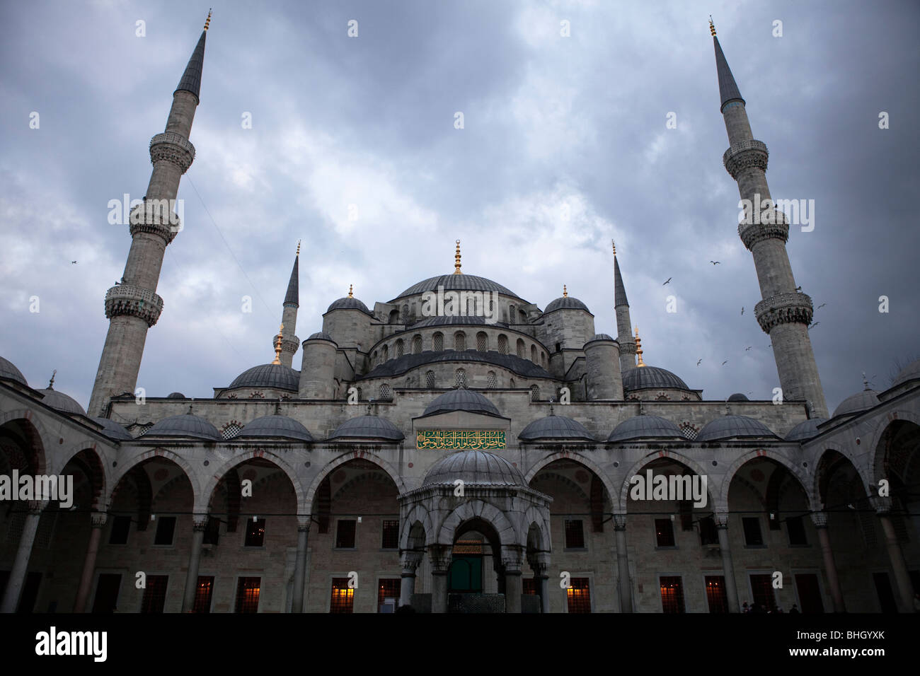 Cour de la Mosquée Bleue, le Bosphore Sultanahmet, Istanbul, Turquie, mer Méditerranée, Eurasie, Orient Banque D'Images