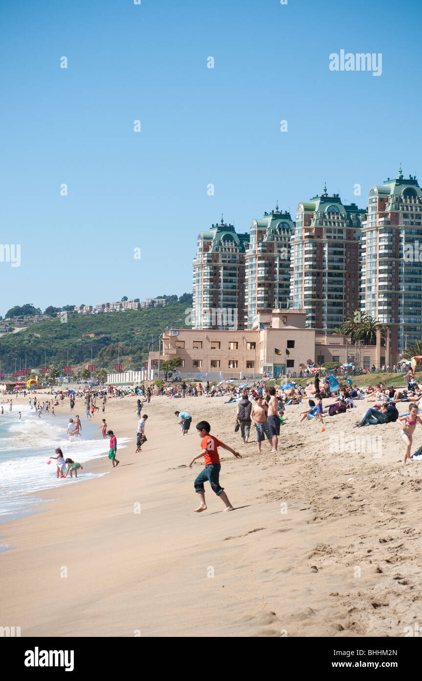 La plage de Vina del Mar, au Chili, près de Valparaiso Banque D'Images