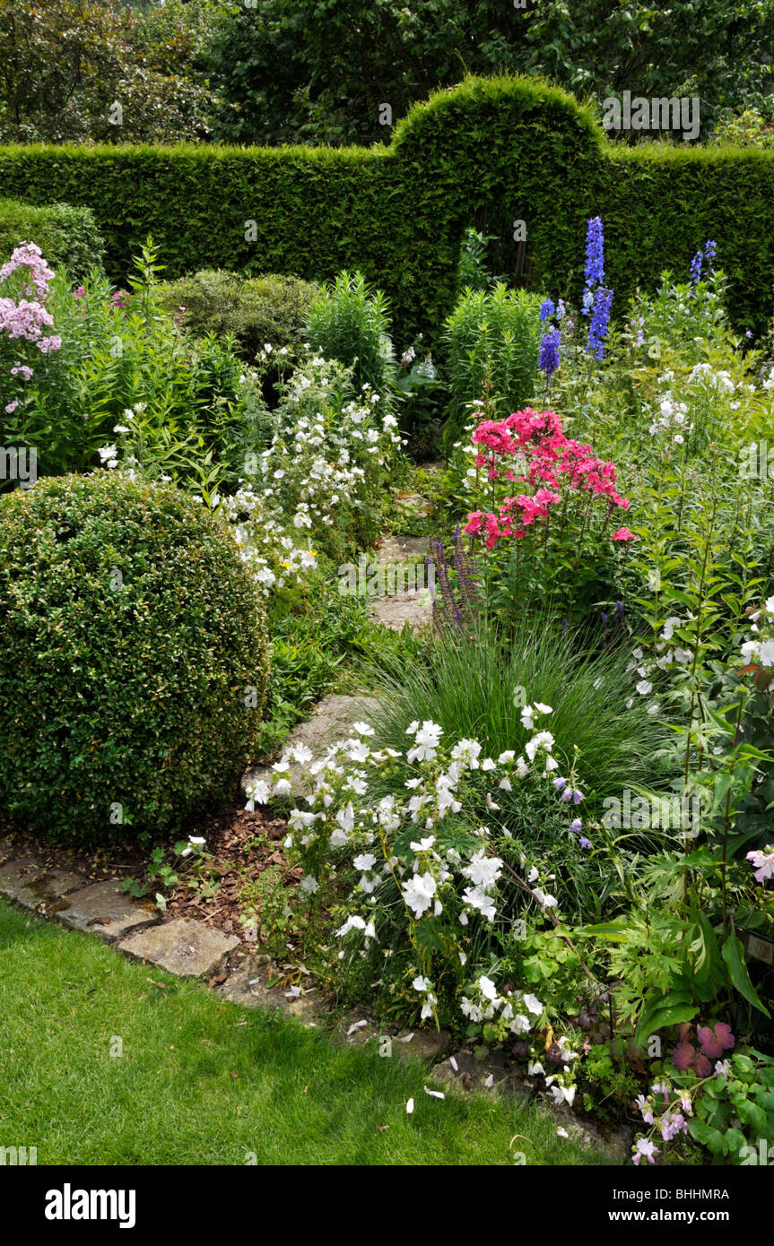 Lit avec couverture en forme de vivaces. Design : Marianne et Detlef Lüdke Banque D'Images