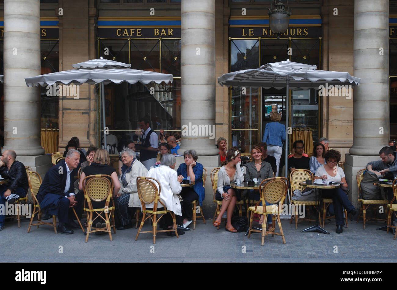 Le Nemours, un café de la Place Colette, Paris Banque D'Images