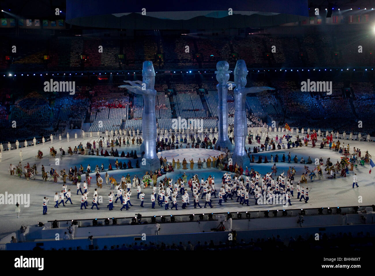 Les athlètes français marching in aux cérémonies d'ouverture des Jeux Olympiques d'hiver de 2010, Vancouver, Colombie-Britannique. Banque D'Images