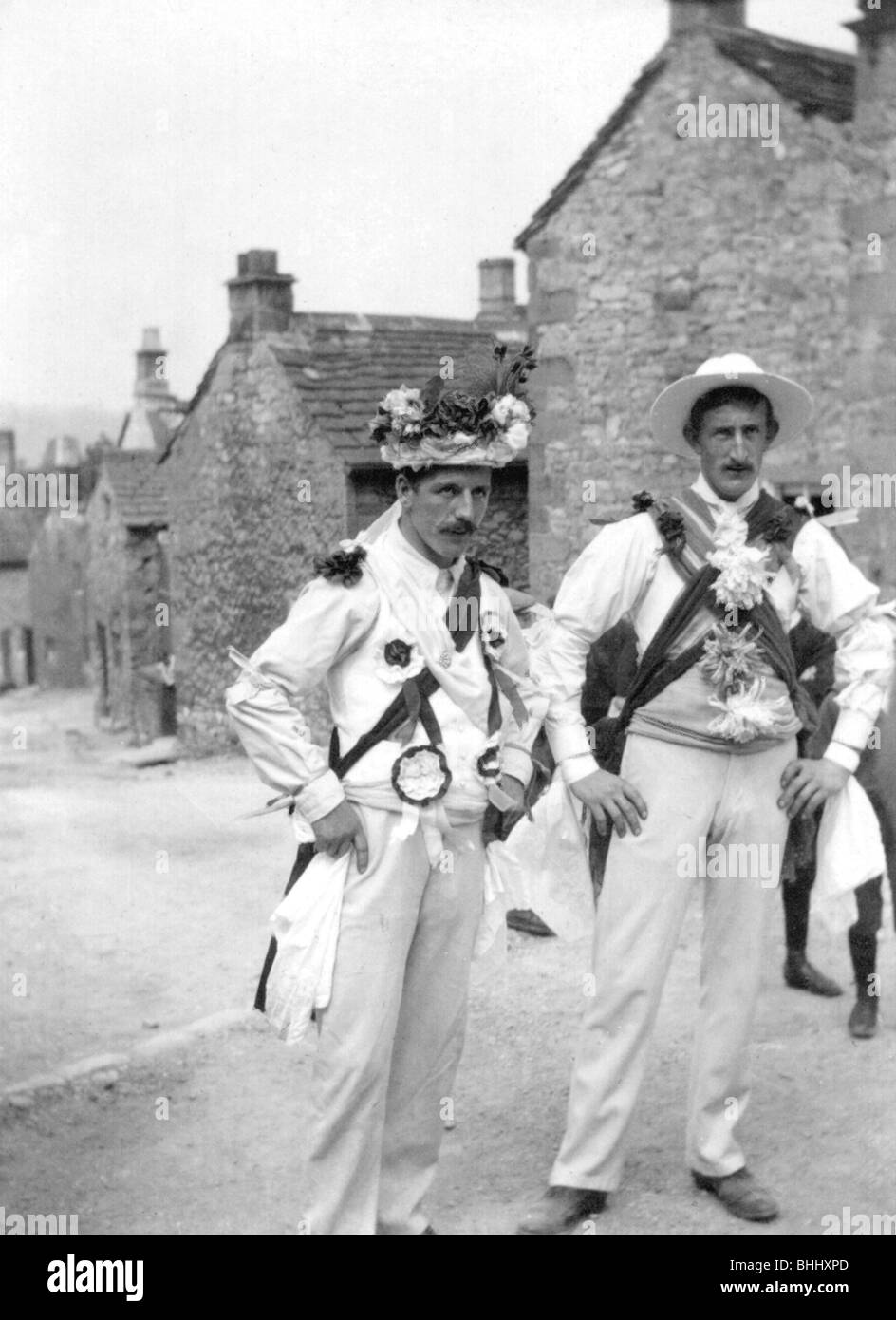 Winster Morris Dancers, Winster se réveille, Derbyshire, 4 juillet 1908. Artiste : Inconnu Banque D'Images