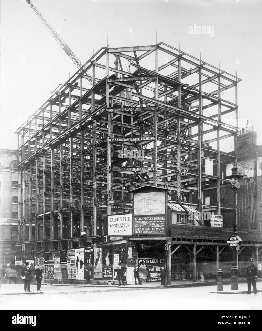 Maison de Blackfriars à un stade précoce de la construction, 19 New Bridge Street, Londres, c1913-c1916. Artiste : Inconnu Banque D'Images
