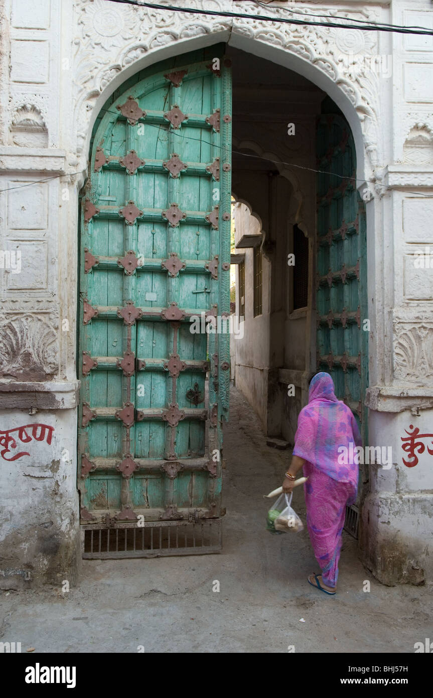 La couleur bleu-peint rues de la vieille ville de Jodhpur, Rajasthan, India Banque D'Images