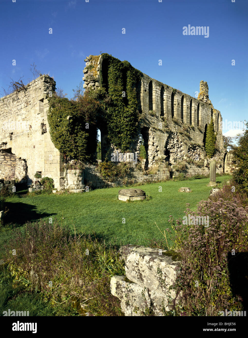 Dortoir dès le sud-est, l'abbaye de Jervaulx, une fondation cistercienne, Yorkshire du Nord, 1987. Artiste : Inconnu Banque D'Images